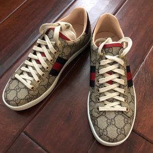 Gucci Ace GG Supreme Sneakers WOMEN SIZE 7 or 37